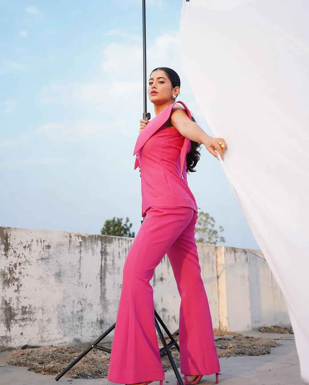 Rashi Singh Stills in Pink Coat Pant